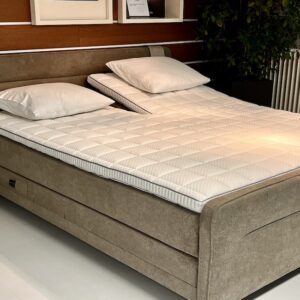 Fifty boxspring